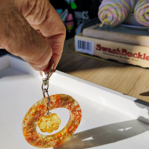 Fall / Dangle pumpkin Round Keychain/Purse Charm - Picture 2 of 6